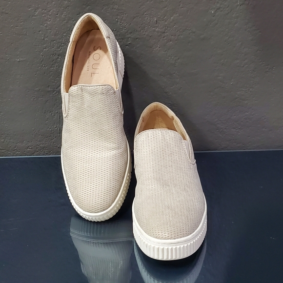 SOUL Naturalizer Women's Tia Slip-On Sneakers Beige - Picture 2 of 12